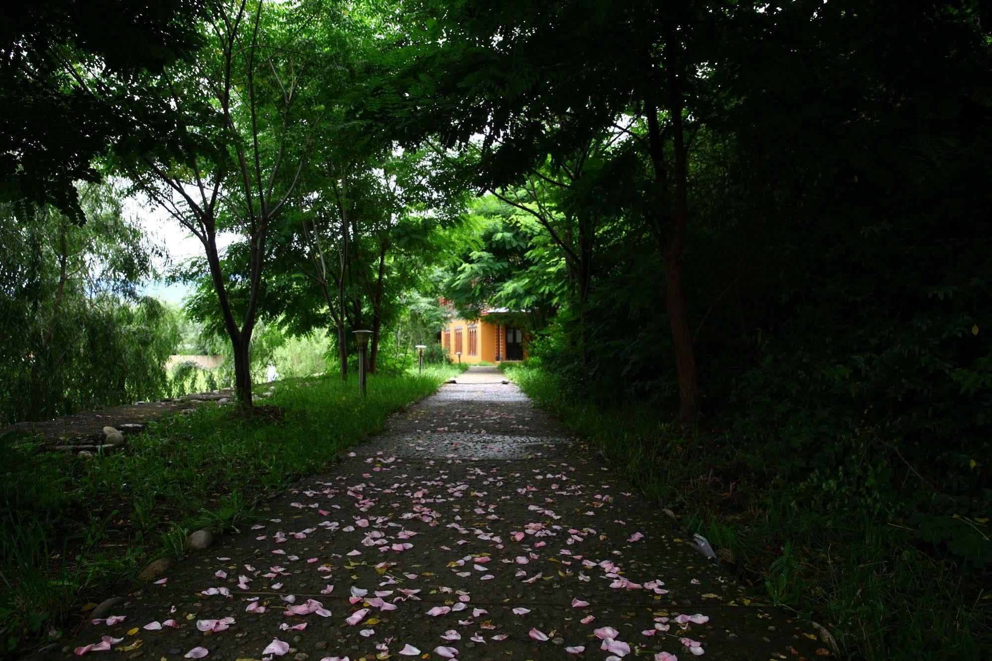 Tashi Namgay Resort Паро Экстерьер фото